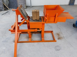 Thủy Lực Đất Khối Nhà Sản Xuất Bùn Đất Đất Đất Bụi Bẩn Gạch Máy Làm Interlock Đất Sét Màu Đỏ Gạch Nhà Sản Xuất - Product Image 5