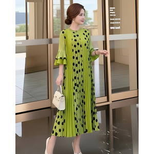 Robe plissée vintage haut de gamme à pois rose, nouveau style, jupe de vacances à Sanya, vêtements <span class=keywords><strong>pour</strong></span> femmes <span class=keywords><strong>grande</strong></span> <span class=keywords><strong>taille</strong></span>, collection printemps - Product Image 2
