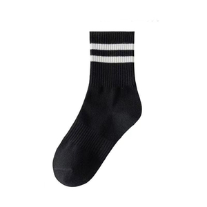 Vente en gros de <span class=keywords><strong>chaussettes</strong></span> rayées confortables en coton doux pour femmes - Product Image 6