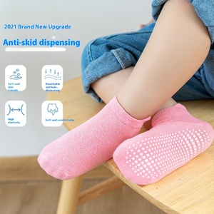 Chaussettes antidérapantes en coton unisexes, 6 paires, pour nouveau-né, garçons et filles - Product Image 5