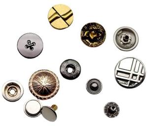 Hochwertige, langlebige Druckknöpfe aus hellem Gold, Metall, Zink legierung, Flatback-Stil, geprägtes Logo, hängende, quadratische Muschel kleidung - Product Image 4