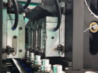 Machine de soufflage par étirage automatique à double piste entièrement servo-électrique LS-A4-114.3 pour bouteilles de jus à remplissage à chaud, 5500 BPH