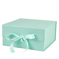 Dossiers cadeaux de luxe pliables magnétiques en carton kraft recyclable avec logo personnalisé, gaufrage et pelliculage mat