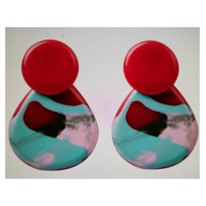 Pendientes de moda de resina de color personalizados de lujo hechos a mano brillantes altamente pulidos de alta calidad para mujeres de la India. - Product Image 1