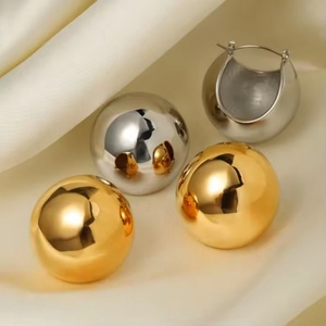 Nuevos Pendientes Geométricos de Acero Inoxidable Chapados en Oro de 14K, con Acabado Pulido y Liso, Pendientes de Bola Redonda Hueca para Mujer - Product Image 2