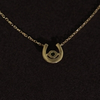 N877 Collier de Clavicule Rétro en Argent Sterling 925 Plaqué Or avec Zircon Vert en Forme de U, Motif Fer à Cheval Porte-Bonheur, Chaîne Corde Chrétienne de Luxe