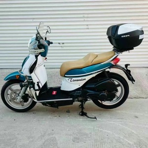Motocyclette d'occasion, scooter <span class=keywords><strong>Piaggio</strong></span>, en excellent état. - Product Image 2