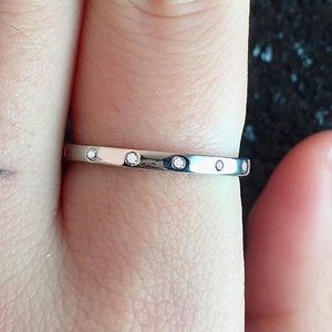 Anello Minimalista da Donna per il Dito Mignolo, Gioielli Scintillanti alla Moda, Vendita all'Ingrosso - Product Image 4
