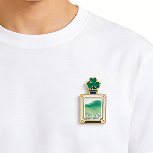 Nouveauté : Épingles en métal avec paillettes de sable <span class=keywords><strong>liquide</strong></span>, épingles en émail personnalisées en forme de trèfle, épingles à revers avec sable <span class=keywords><strong>liquide</strong></span>, bouteille pour sac, vente en gros - Product Image 5