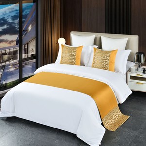 Couvre-lits et coussins géométriques matelassés <span class=keywords><strong>de</strong></span> haute précision pour hôtels <span class=keywords><strong>de</strong></span> luxe (1 couvre-<span class=keywords><strong>lit</strong></span>, 2 taies d'oreiller) - Product Image 4