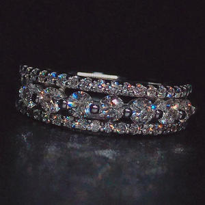 Anello F1088 in Oro Bianco con Diamanti Taglio Brillante Rotondo, Montatura a Canale, Gioiello Raffinato da Donna per Matrimonio - Product Image 3