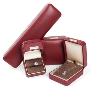 Boîte d'emballage de bijoux de luxe en cuir PU Gold Label pour bagues, colliers et bracelets – Qualité supérieure – Édition été - Product Image 1