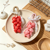 Savon suspendu en forme de grappe de raisin multicolore Macaron, savon artisanal en cristal transparent, cadeau d'entreprise pour les fêtes, OEM personnalisé en gros