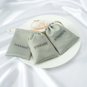 Bolsa de Satén de Seda Gruesa Verde de Lujo con Cordón y Logotipo Personalizado para Extensiones de Cabello, 8*10, Contenedor de Alta Calidad a Prueba de Polvo para Joyería - Product Image 1