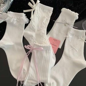 Chaussettes blanches en dentelle avec nœud, longueur cheville, respirantes, absorbant la transpiration, pour jeunes, style décontracté - Product Image 1