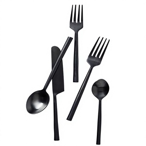 Ensemble de couverts noirs de style minimaliste, 5 pièces, réutilisables, designs modernes et durables, pour la décoration des fêtes de Noël - Product Image 1