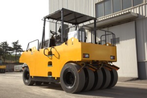 Rodillo Compactador de Neumáticos para Carreteras de 16, 20, 22, 26 y 30 Toneladas con Motor y Tracción, el Más Vendido y de Alta Demanda - Product Image 3