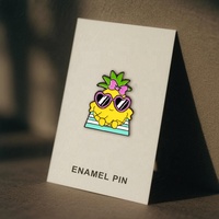Fabricante de insignias de China, venta al por mayor de artesanías metálicas, broches de esmalte suave personalizados de dibujos animados, pines de solapa de esmalte duro