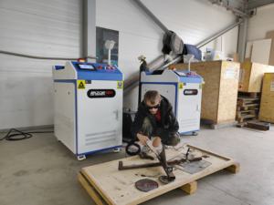 เครื่องเชื่อมไฟเบอร์เลเซอร์แบบมือถือกำลังสูง Utools รุ่นสี่ในหนึ่ง สำหรับเชื่อมโลหะเหล็กกล้าคาร์บอนและอะลูมิเนียม - Product Image 2