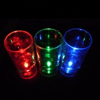 Gelas Shot 2 Ons Berubah Warna dengan Lampu