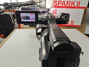 Caméra de conférence professionnelle 4K Panasonic PV100GK d'occasion, 20,1 MP, zoom optique hybride 10x, capteur MOS 1,0 pouce, écran LCD 3,5 pouces - Product Image 4