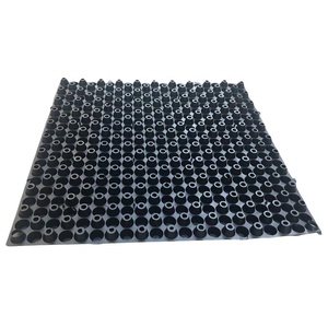 Cellule de drainage en nid d'abeille en plastique de 30 mm pour toit, jardin, mur de soutènement, terrain de jeu, pelouse artificielle <span class=keywords><strong>avec</strong></span> géotextile noir - Product Image 1