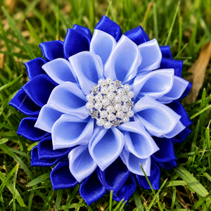 Zeta Amicae il primo ausiliario nazionale 1948 anni blu reale con colori azzurro fiore di raso corpetto spilla spille zeta - Product Image 2