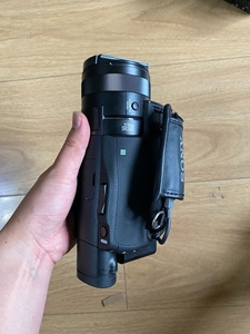 Caméscope <span class=keywords><strong>4K</strong></span> Sony HDR-AX1000E neuf à 90 % - Product Image 2