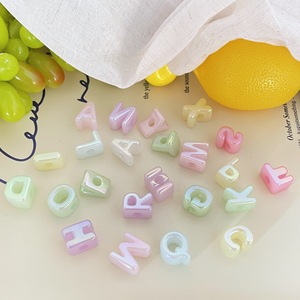Nuevos Accesorios de Colgante Hechos a Mano Personalizables con Iniciales en Inglés de 8 Colores Acrílicos, 26 Letras, Orificio de 5.8mm, 2026 - Product Image 6
