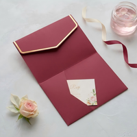 Invitation de mariage pliée en trois parties Phnom Penh, avec dorure à chaud, enveloppe portefeuille créative avec impression UV sur papier spécial