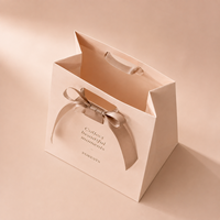 Sacs cadeaux en papier imprimés sur mesure, sacs d'emballage de luxe recyclables avec poignée en ruban pour cosmétiques, vêtements, bijoux, cadeaux