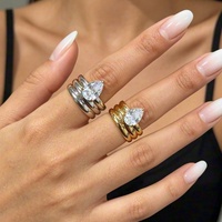 18K Vergoldeter Edelstahl Vintage Chunky Gerillter Breiter Ring mit Krappenfassung Birnenförmiger CZ Damen Statement-Ring