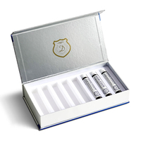 Boîte cadeau en carton rigide blanc avec logo personnalisé, fermeture magnétique, pour flacon de parfum, avec insert.