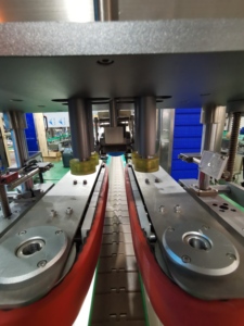 Alimentateur de capsules entièrement automatique de type élévateur et machine de capsulage <span class=keywords><strong>rotative</strong></span> à quatre roues - Product Image 6