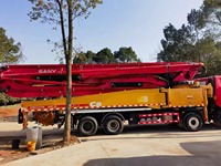 Camión Bomba de Concreto Usado Original Sany de 56m, Año 2021, Chasis Sany, Bomba de Brazo Montada en Camión Diésel