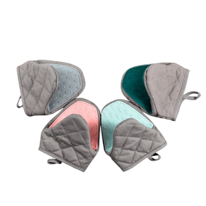 Mitaines <span class=keywords><strong>de</strong></span> <span class=keywords><strong>protection</strong></span> en tissu double coton et silicone en forme <span class=keywords><strong>de</strong></span> poisson pour une utilisation résistante à la chaleur dans la cuisine, au micro-ondes et pour la <span class=keywords><strong>cuisson</strong></span> - Product Image 5