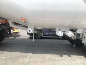 Camion semi-remorque de ravitaillement en carburant d'<span class=keywords><strong>avion</strong></span> ou de jet - Product Image 5