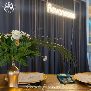 Letrero LED de Neón Personalizado con Nombre y Frase |   Luz de Neón Líquida Personalizada para Bodas, Decoración del Hogar y Negocios - Product Image 6