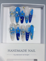 Uñas Acrílicas Hechas a Mano con Flores Azules en 3D, Uñas Almendradas con Degradado Azul y Blanco, Uñas Postizas con Líneas Plateadas y Cuentas de Diamantes de Imitación