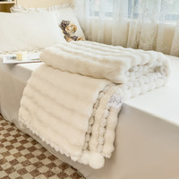 Vente en gros 100% polyester lapin peluche bulle velours flanelle sieste couverture épaissie dentelle garniture écologique tricoté hiver décontracté
