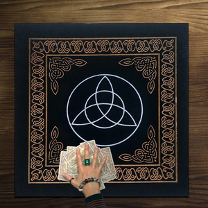XinLan Constelaciones <span class=keywords><strong>Tarot</strong></span> Card Mantel Terciopelo Adivinación Altar Tela Juegos de mesa Oracle Card Pad Runas Suministros de brujería - Product Image 2