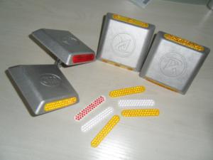 Panel de Ojos de gato a precio de fábrica con cuentas de vidrio reflectantes Producto de carretera-<span class=keywords><strong>Reflector</strong></span> de pernos de carretera de alta visibilidad - Product Image 4