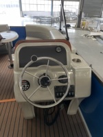 Kapal Ponton Mewah Berbahan Aluminium 19 kaki 5.8 m, Dua Lambung, untuk Memancing, dengan Mesin Luar Papan (Outboard Engine) untuk Penggunaan di Danau & Sungai