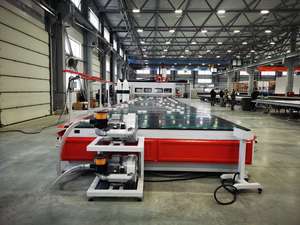 Centre d'usinage de panneaux sandwich composites, machine CNC 3 axes pour le traitement des panneaux isolants de carrosseries de camping-cars et de camions frigorifiques - Product Image 3