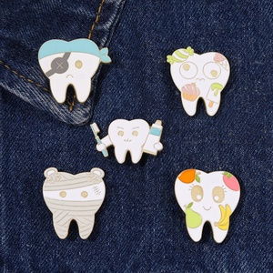 Insignias de dientes personalizadas con diseños a medida, broches de dientes DIY, insignias de solapa de esmalte suave con forma de diente - Product Image 2