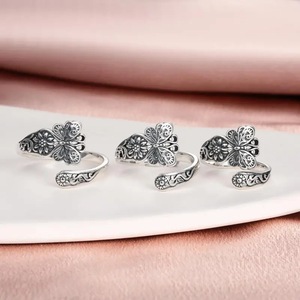 Anello Aperto con Farfalla in Rilievo Stile Bohémien per Donne, Gioiello Vintage Regolabile alla Moda - Product Image 5