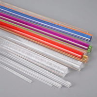 Tube en PMMA transparent multicolore sur mesure OEM, barre en plexiglas à haute transmission lumineuse pour la décoration et la construction