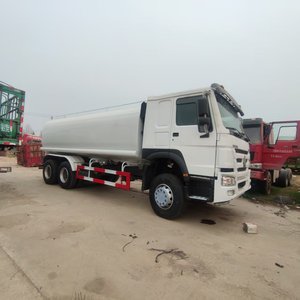 Camión Cisterna HOWO <span class=keywords><strong>de</strong></span> <span class=keywords><strong>Segunda</strong></span> <span class=keywords><strong>Mano</strong></span> <span class=keywords><strong>de</strong></span> Alta Calidad y Rentable con Motor Weichai y Tanque <span class=keywords><strong>de</strong></span> Combustible <span class=keywords><strong>de</strong></span> 400L - Product Image 5