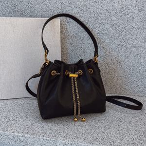Sac seau en cuir pour femme, style vintage tendance 2025, petit sac bandoulière haut de gamme avec cordon de serrage, idéal pour toutes les saisons - Product Image 1