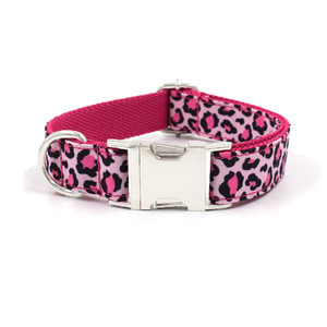 Bumopet New Arrival Hunde zubehör Luxus Soft <span class=keywords><strong>Comfortable</strong></span> Hunde halsband Leoparden muster Samt Metalls chnalle Hunde halsband - Product Image 2